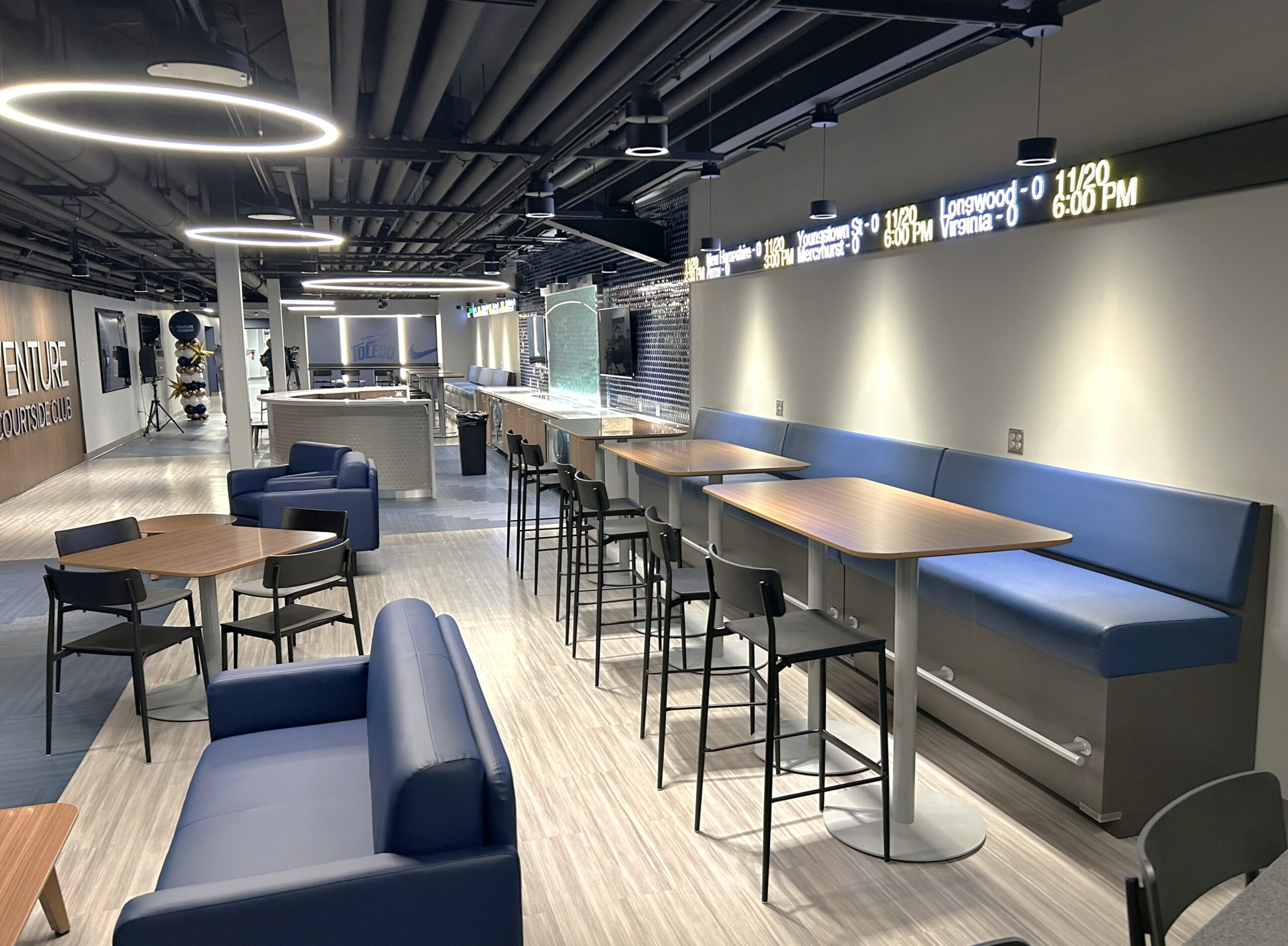 Venture Courtside Club